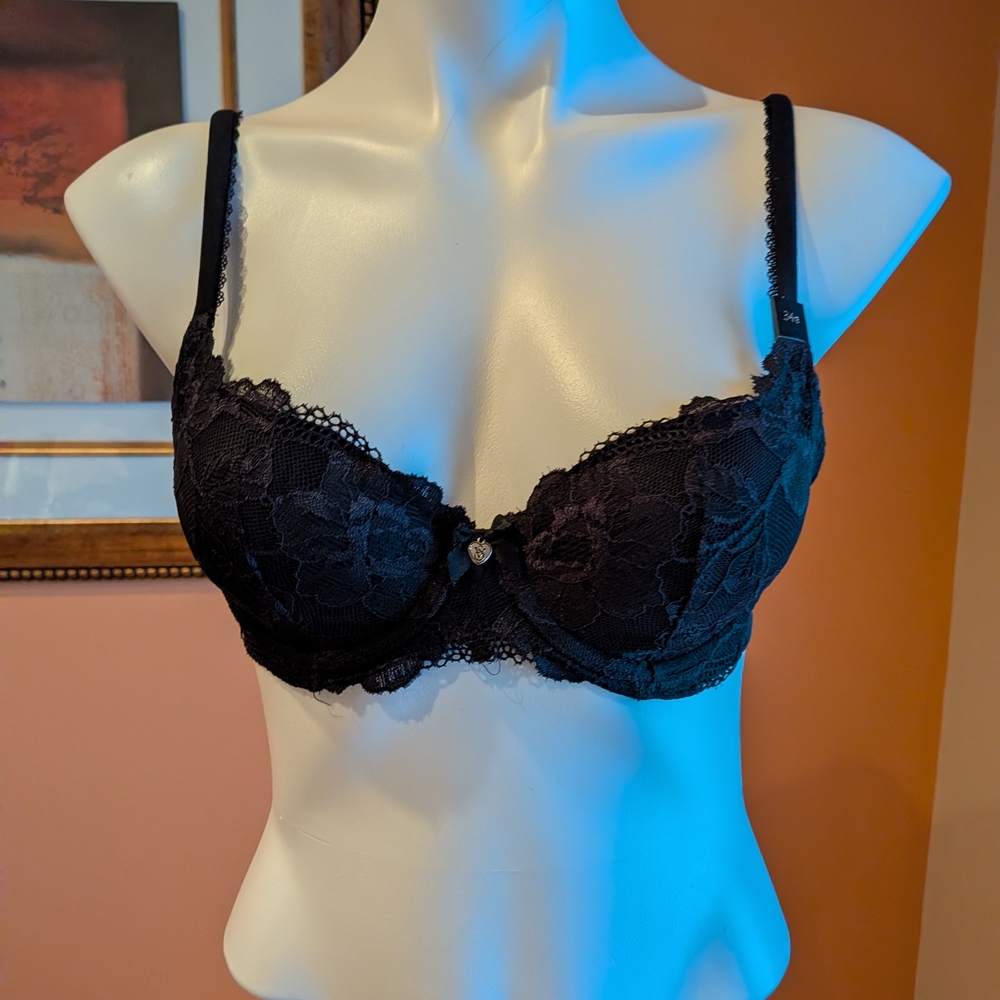 Elegant Black Lace Bra Women’s Size 43B